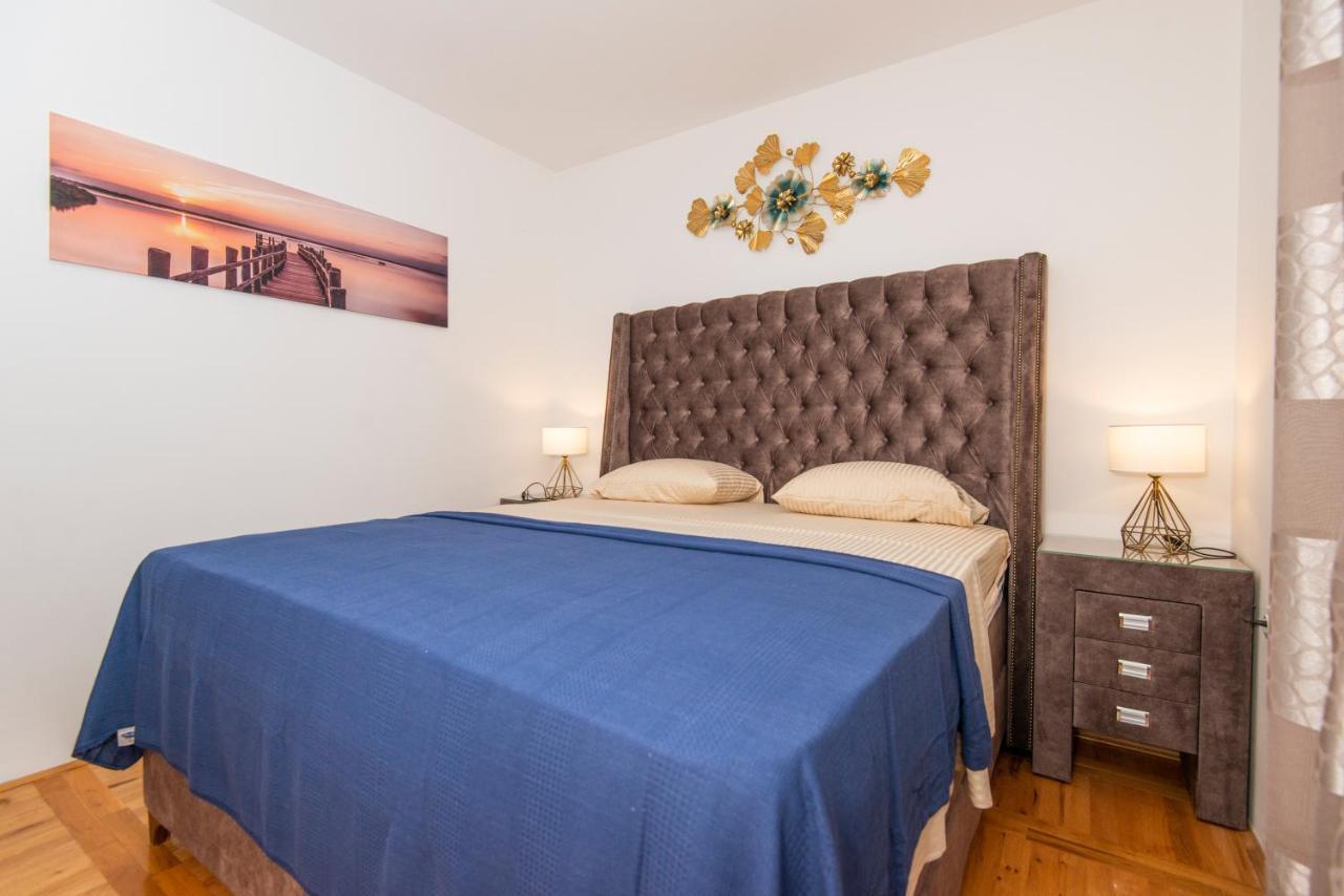 Sea Star Apartment Tivat Exterior photo