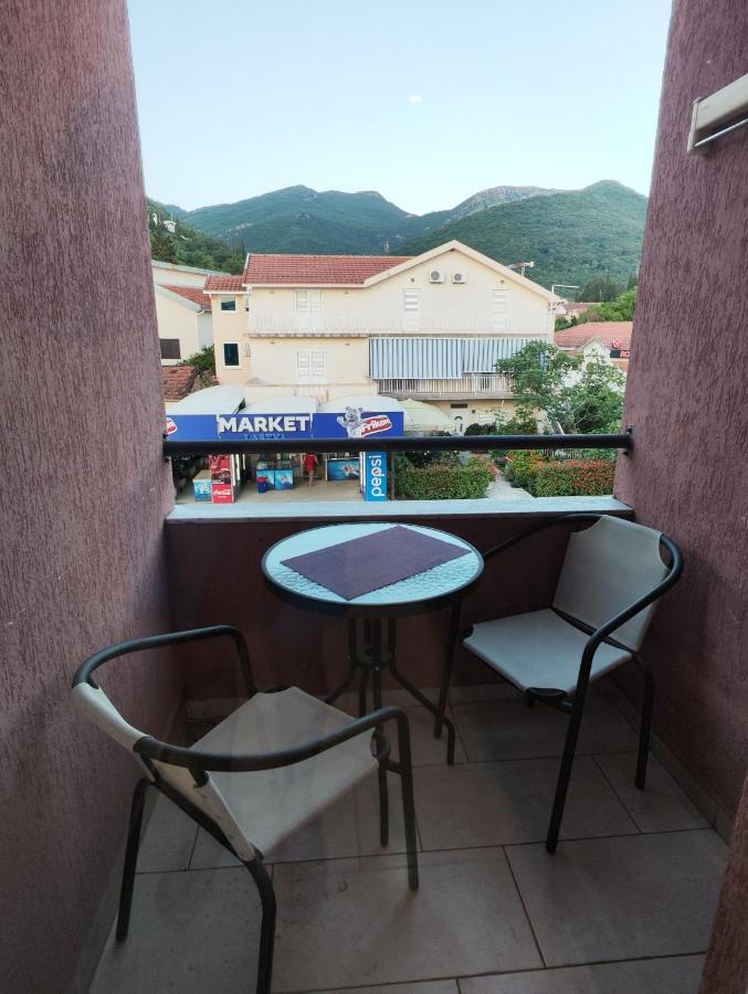Sea Star Apartment Tivat Exterior photo